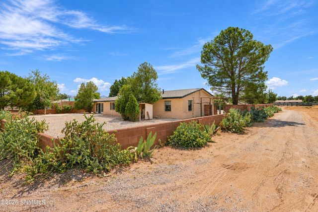 613 San Ysidro Road, Las Cruces, NM 88007