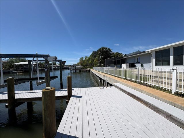 8434 BOXWOOD DRIVE, Tampa, FL 33615