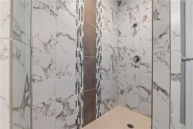 820 SE Cedrus Lane, Blue Springs, MO 64014