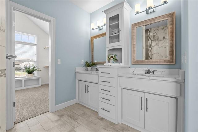 820 SE Cedrus Lane, Blue Springs, MO 64014