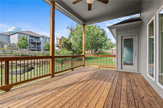 820 SE Cedrus Lane, Blue Springs, MO 64014