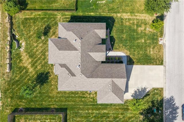 820 SE Cedrus Lane, Blue Springs, MO 64014