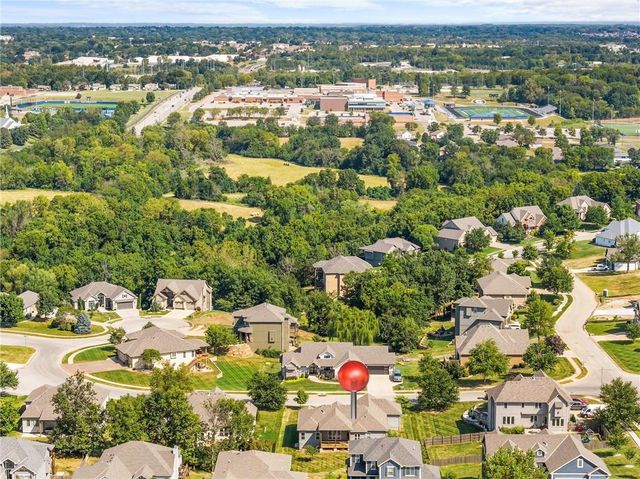 820 SE Cedrus Lane, Blue Springs, MO 64014