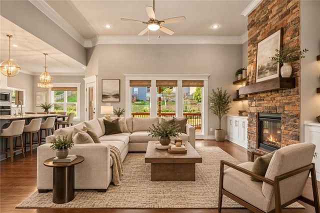 820 SE Cedrus Lane, Blue Springs, MO 64014