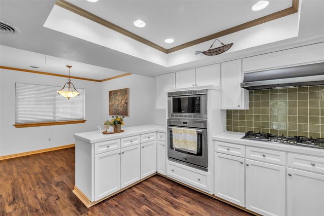 3411 Woodcrest Drive, Baytown, TX 77521
