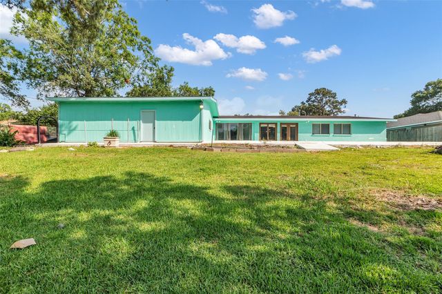 3411 Woodcrest Drive, Baytown, TX 77521