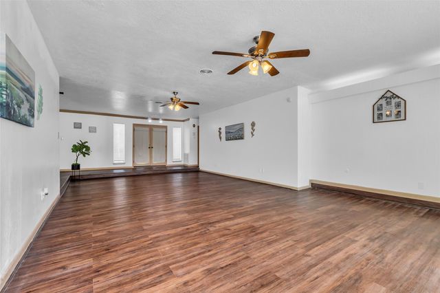 3411 Woodcrest Drive, Baytown, TX 77521