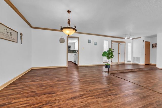 3411 Woodcrest Drive, Baytown, TX 77521