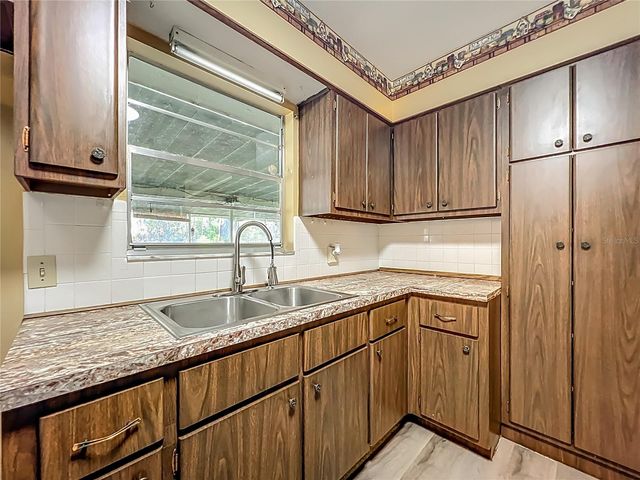 7802 MIZELL STREET, Coleman, FL 33521