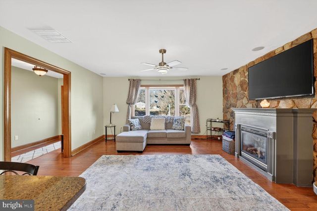 1161 STEAMBOAT RD, Shady Side, MD 20764