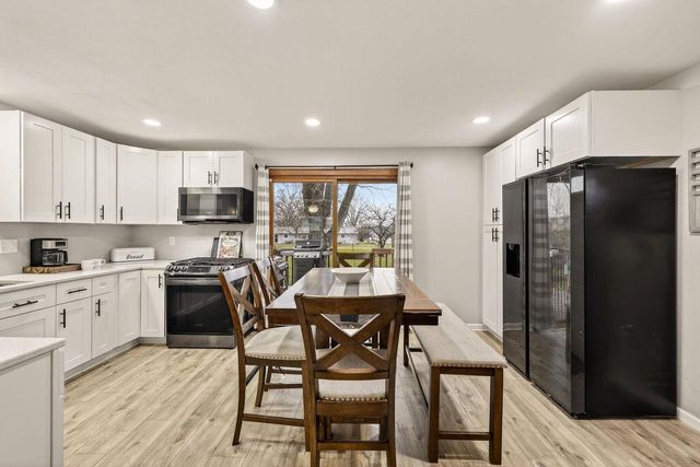 209 Midvale Drive, Marshall, WI 53559