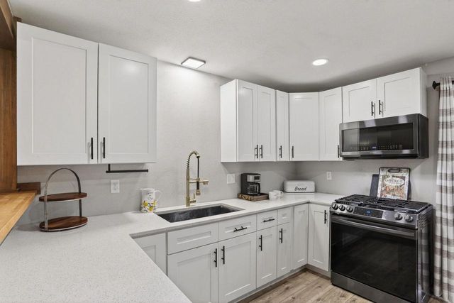 209 Midvale Drive, Marshall, WI 53559