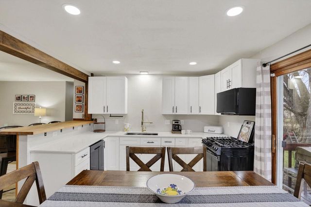 209 Midvale Drive, Marshall, WI 53559