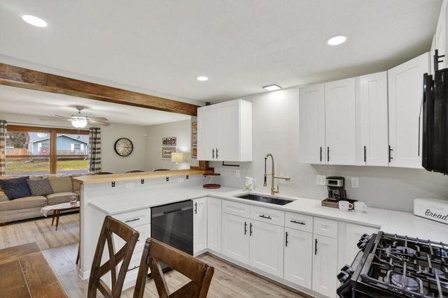 209 Midvale Drive, Marshall, WI 53559