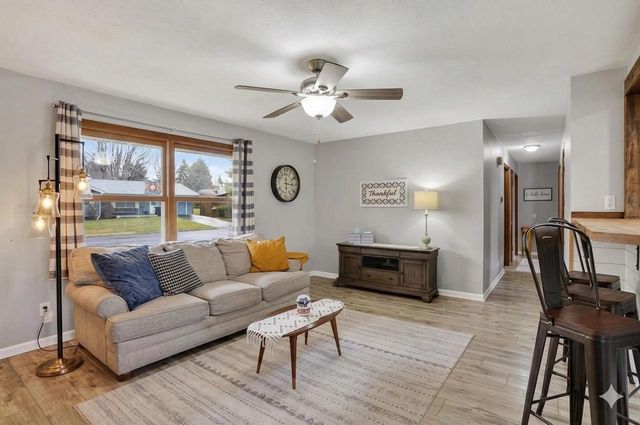 209 Midvale Drive, Marshall, WI 53559