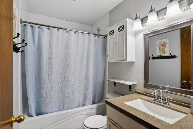 209 Midvale Drive, Marshall, WI 53559