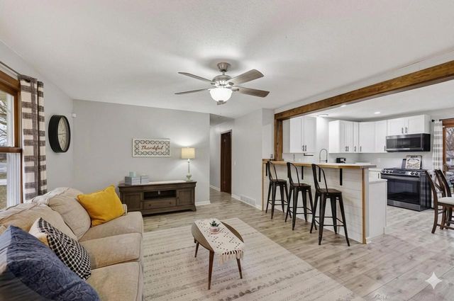 209 Midvale Drive, Marshall, WI 53559