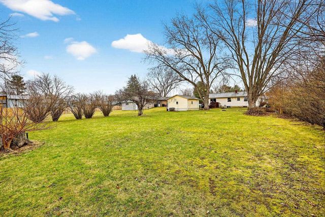 209 Midvale Drive, Marshall, WI 53559