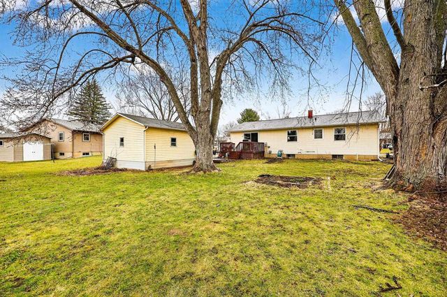 209 Midvale Drive, Marshall, WI 53559