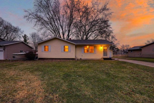 209 Midvale Drive, Marshall, WI 53559