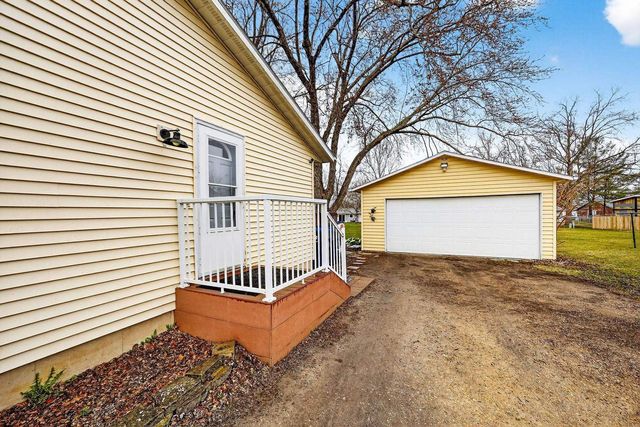209 Midvale Drive, Marshall, WI 53559
