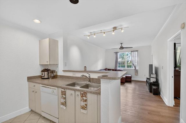 1805 N Flagler Drive 115, West Palm Beach, FL 33407