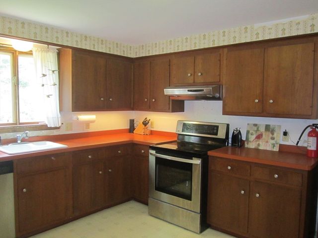 18 Sturbridge Dr, Orleans, MA 02653