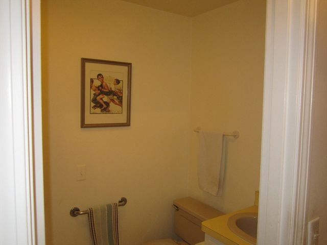 18 Sturbridge Dr, Orleans, MA 02653