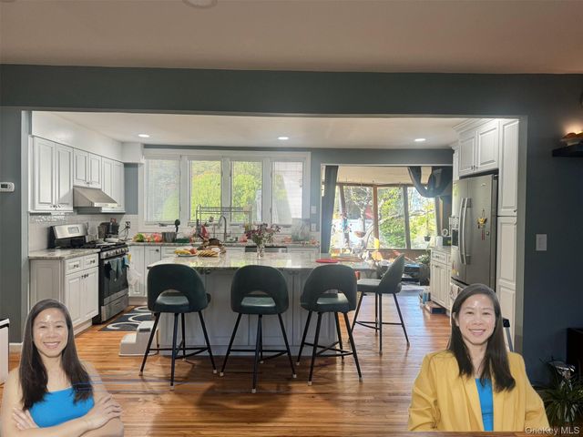 233 S 15th Street, Lindenhurst, NY 11757