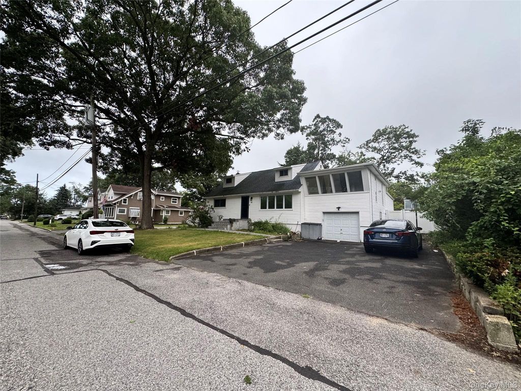 233 S 15th Street, Lindenhurst, NY 11757 — photo 2