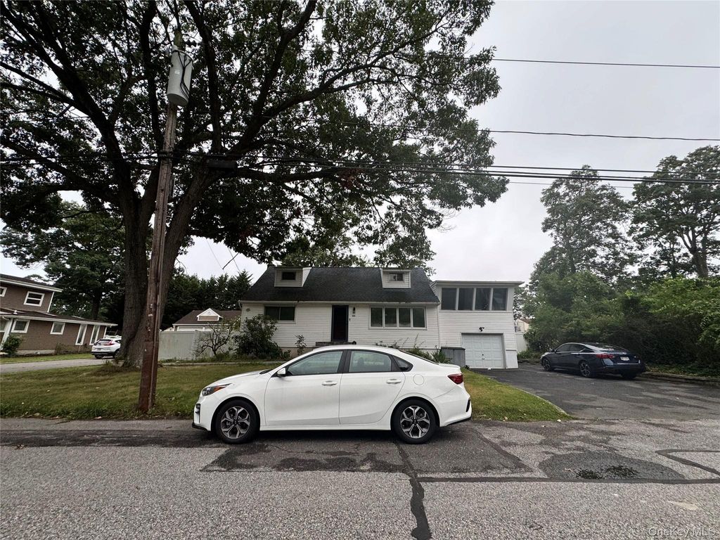 233 S 15th Street, Lindenhurst, NY 11757 — photo 3
