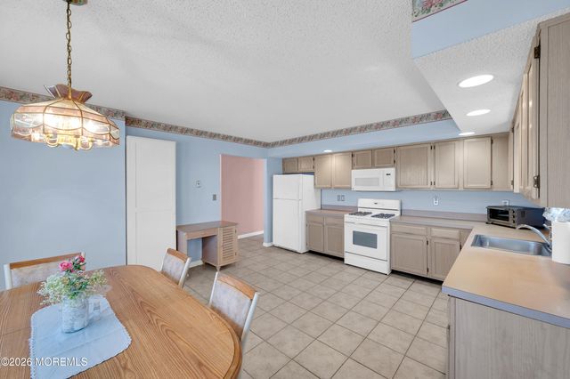 111 Brushy Neck Drive, Brick, NJ 08724