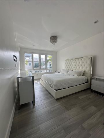 10361 NW 64th Ter, Doral, FL 33178