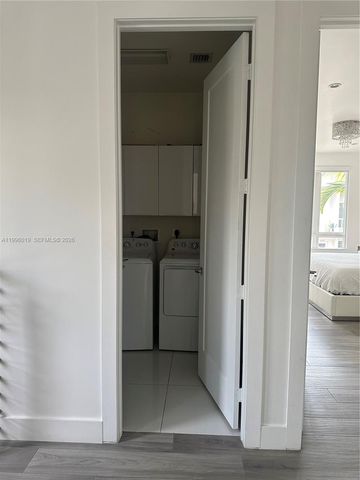 10361 NW 64th Ter, Doral, FL 33178