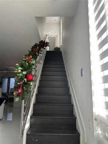 10361 NW 64th Ter, Doral, FL 33178