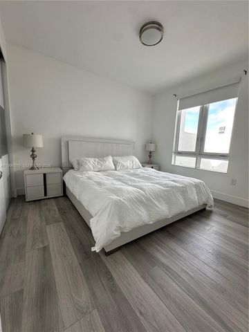 10361 NW 64th Ter, Doral, FL 33178