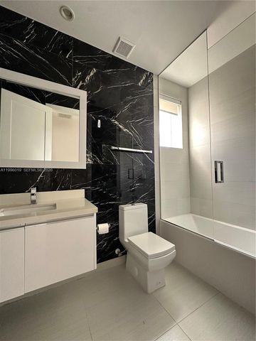 10361 NW 64th Ter, Doral, FL 33178