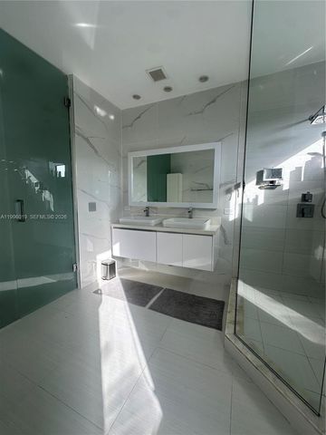 10361 NW 64th Ter, Doral, FL 33178