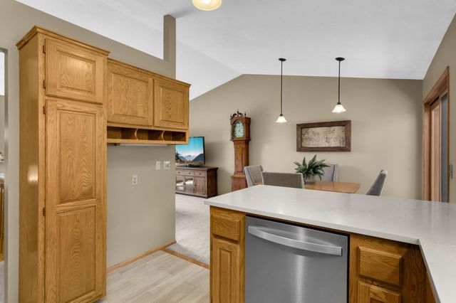 1255 Doe Circle, White Bear Lake, MN 55110