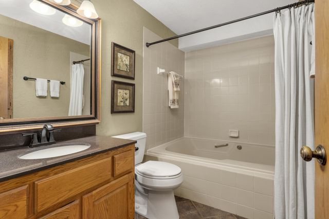 1255 Doe Circle, White Bear Lake, MN 55110