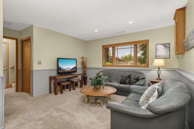 1255 Doe Circle, White Bear Lake, MN 55110