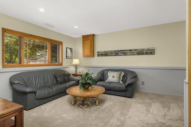 1255 Doe Circle, White Bear Lake, MN 55110