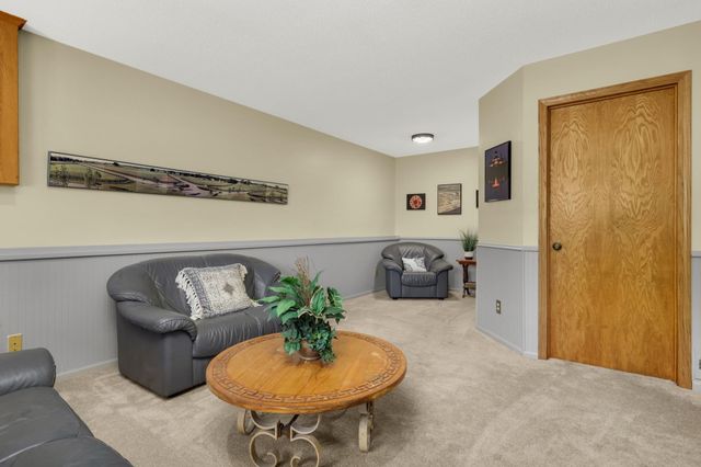 1255 Doe Circle, White Bear Lake, MN 55110