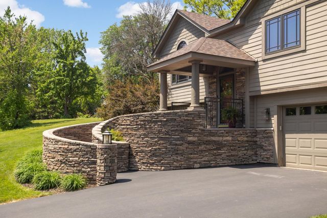 1255 Doe Circle, White Bear Lake, MN 55110