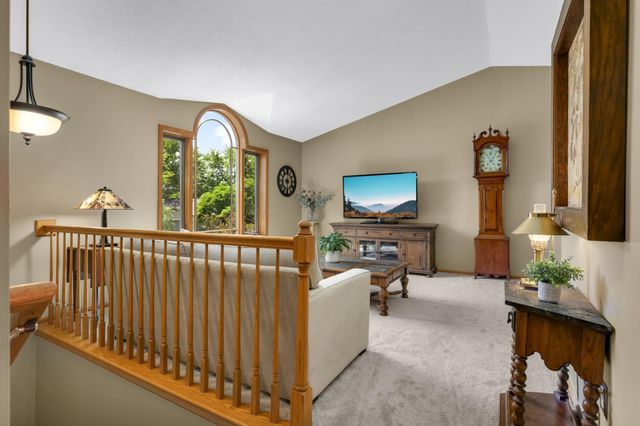 1255 Doe Circle, White Bear Lake, MN 55110