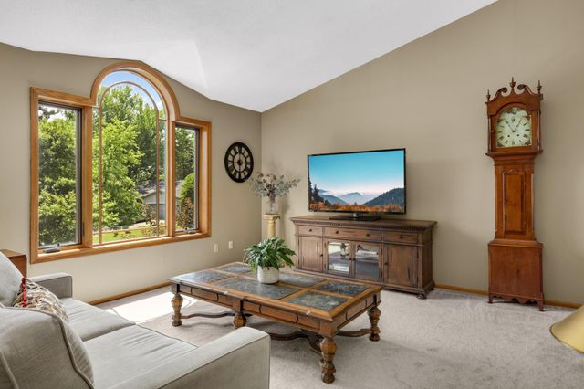 1255 Doe Circle, White Bear Lake, MN 55110