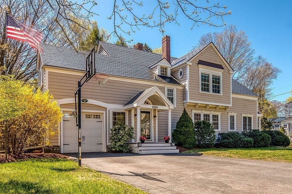 180 Walnut St, Dedham, MA 02026