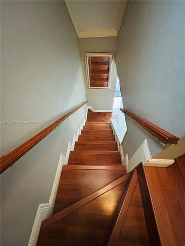 1589 W 73rd St, Hialeah, FL 33014