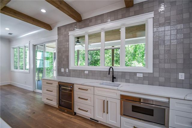 1136 Lexington Ridge Road, Hoschton, GA 30548