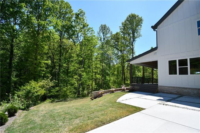 1136 Lexington Ridge Road, Hoschton, GA 30548